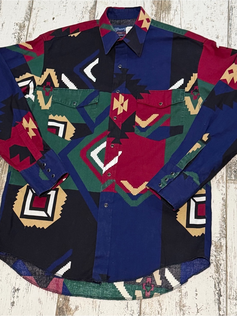 VTG 90’s Wrangler Brushpopper Pearl Snap Aztec Western Shirt 16-34